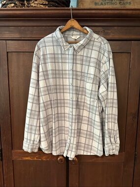 Terra & Sky women’s fuzzy button down shirt
